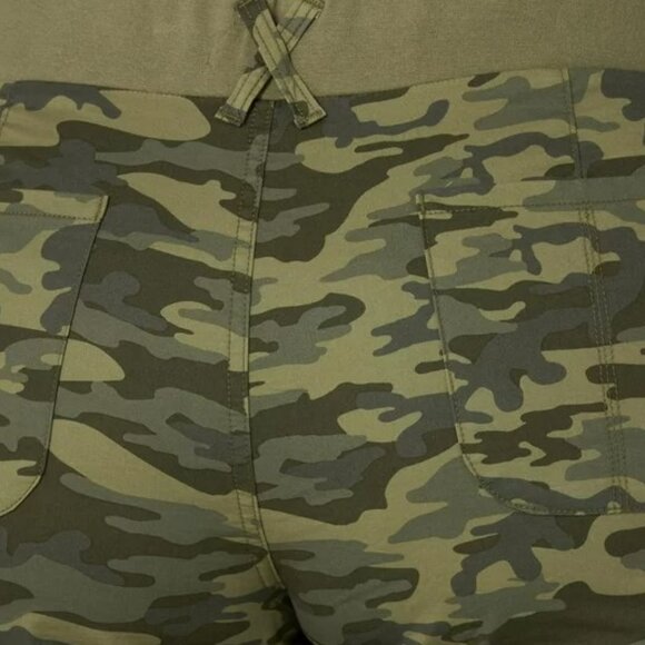 Lee Riders Womens Plus Comfort Waist Camouflage  Midrise Utility Shorts Size 20W - Picture 4 of 14